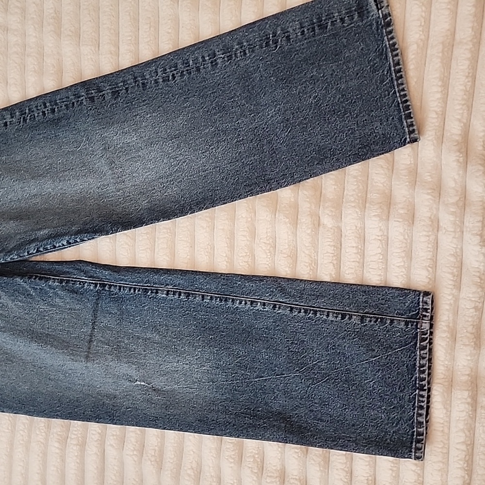 Express Relaxed High Rise Jeans - Picture 2 of 4